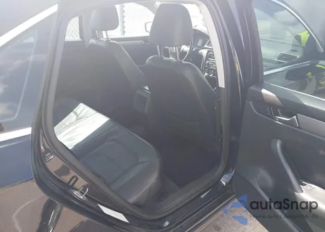 2014 Volkswagen Passat 1.8T Wolfsburg Edition z USA, uszkodzony, nr VIN 1VWAT7A38EC029763